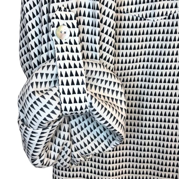 White with Black Triangles Business Casual Tunic Blouse - Sz 20 - Picture 4 of 8